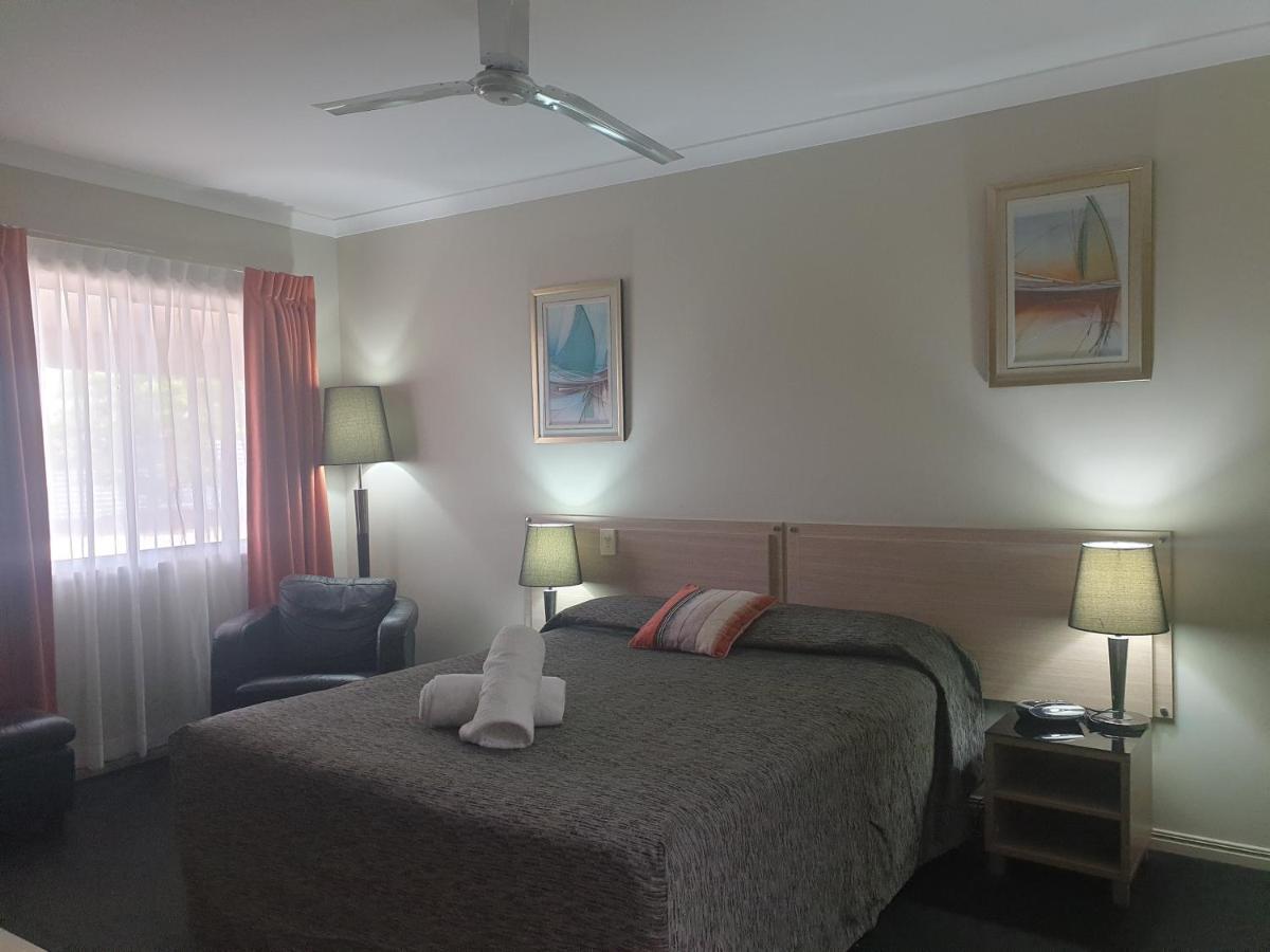 Cobar Central Motor Inn エクステリア 写真