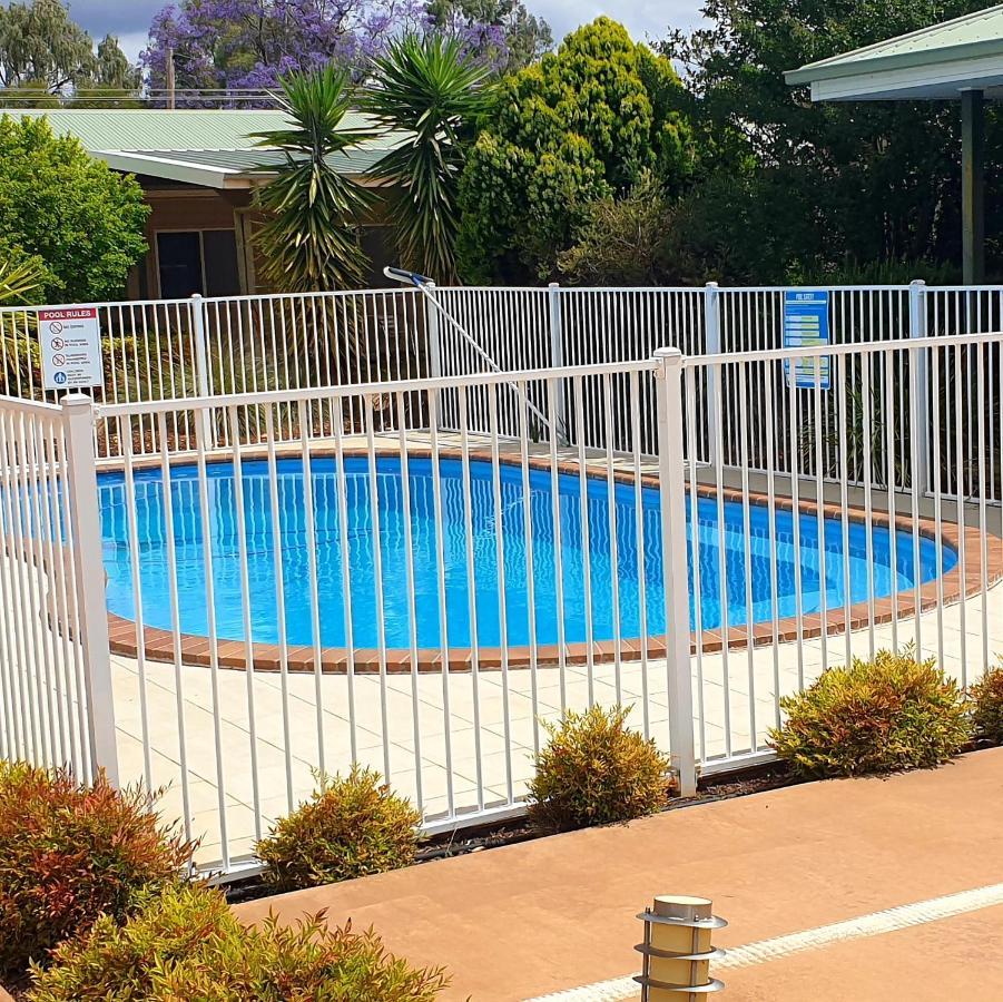 Cobar Central Motor Inn エクステリア 写真