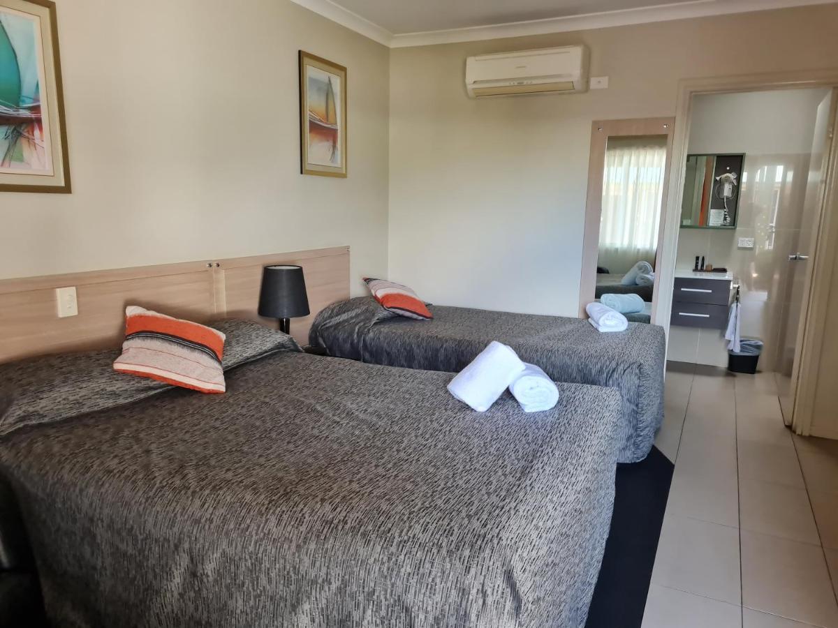 Cobar Central Motor Inn エクステリア 写真
